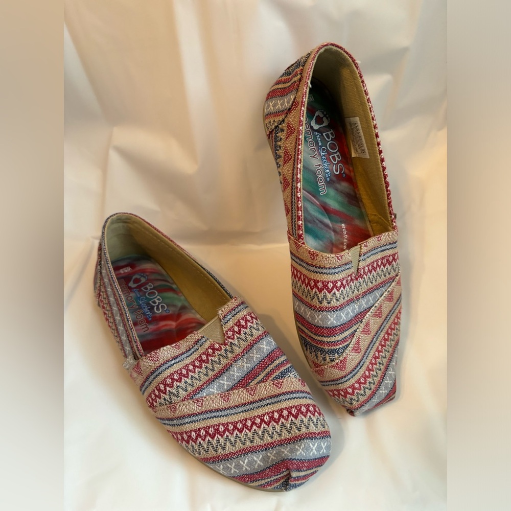 Bobs by Skechers Flats Size 5.5 Multi-Colored Aztec Slip-On Shoes Red Women’s